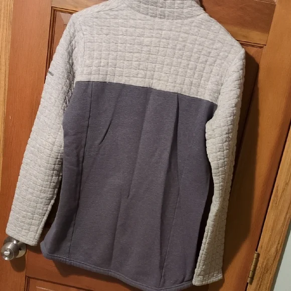Columbia Gray and Cream Quilted Pullover - Medium - Picture 6 of 7